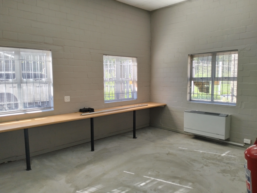 To Let Commercial Property for Rent in Rosenpark Western Cape